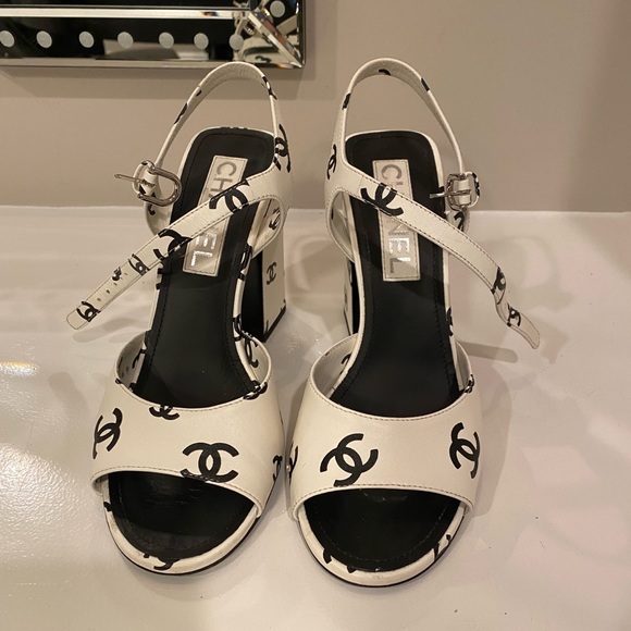 Chanel Logo Heel Sandal Open Toe CC Platform - Picture 2 of 8